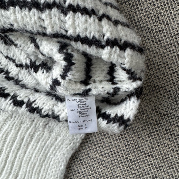 Elan Mara sweater in size small - Picture 7 of 7